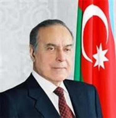 Doğumunun 99.Yıldönümünde Azerbaycan Cumhuriyeti'nin 3.Cumhurbaşkanı Haydar ALİYEV'i  Saygı,Minnet ve Rahmetle Anıyoruz.